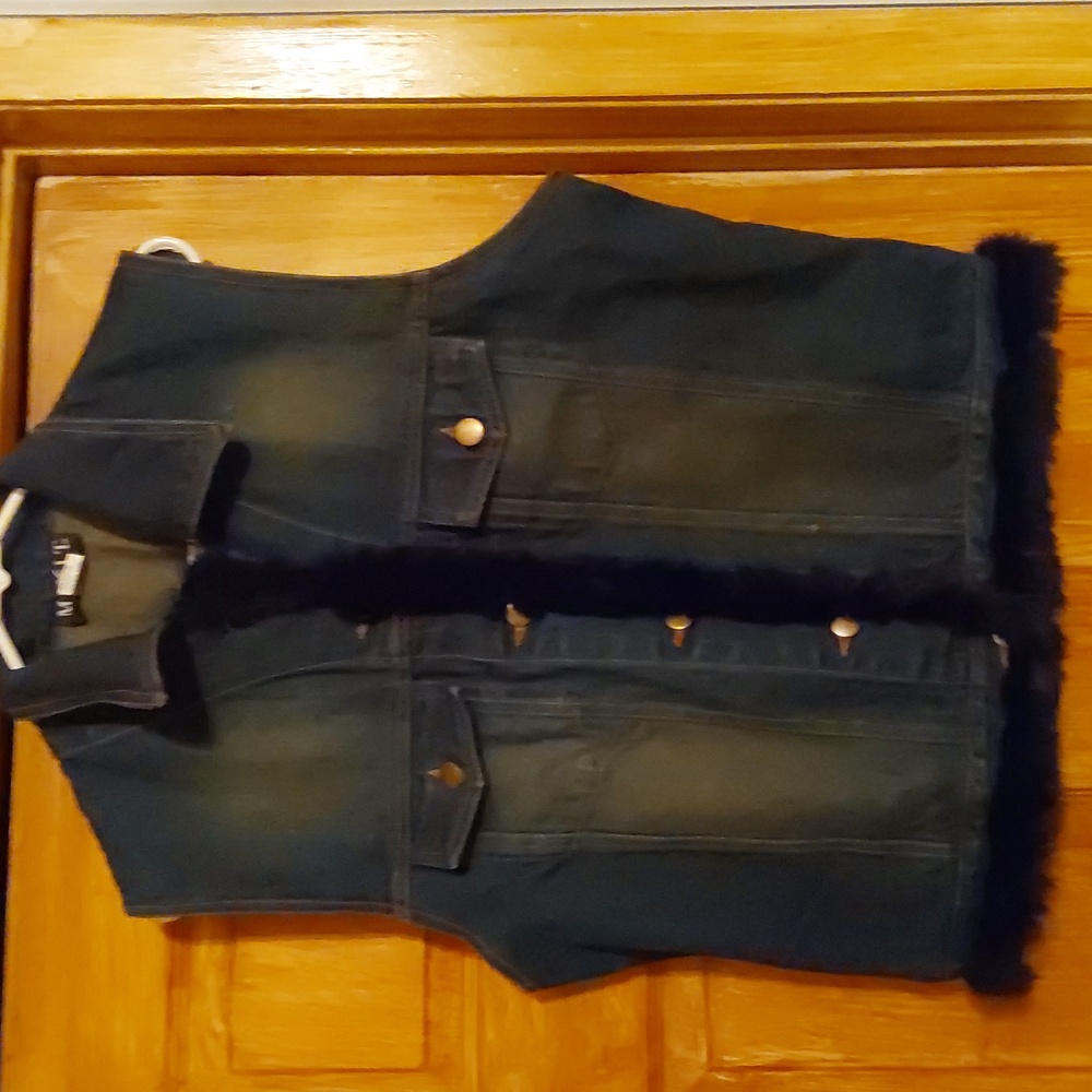 MIX & IT DENIM FUR TRIM VEST SIZE XL